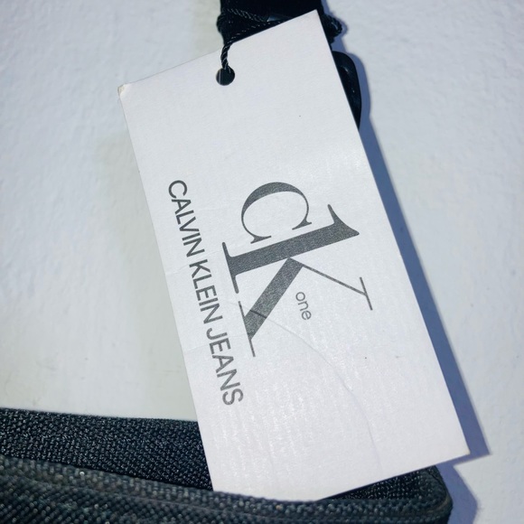 *New* CK One Logo Messenger Bag - Picture 5 of 7